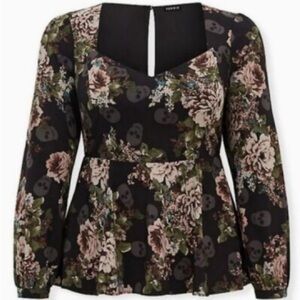 Torrid (NWT) Floral skull crepe sweetheart peplum long sleeve blouse top